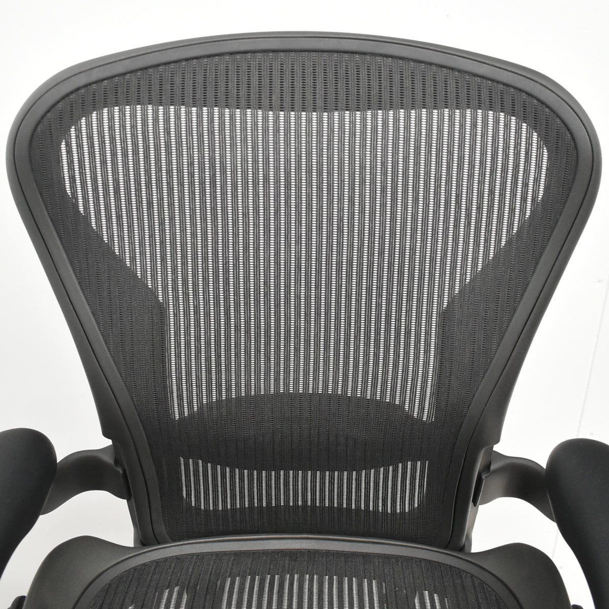 【中古】ハーマンミラー　アーロンチェア　スタンダード　Ｂサイズ　ランバーサポート　昇降ガス新品交換済　ブラック　2025122201【中古オフィス家具】
