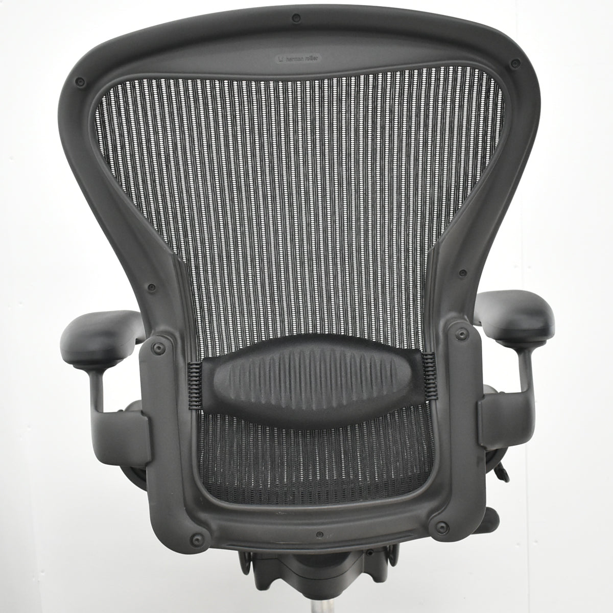 【中古】ハーマンミラー　アーロンチェア　スタンダード　Ｂサイズ　ランバーサポート　昇降ガス新品交換済　ブラック　2025122201【中古オフィス家具】