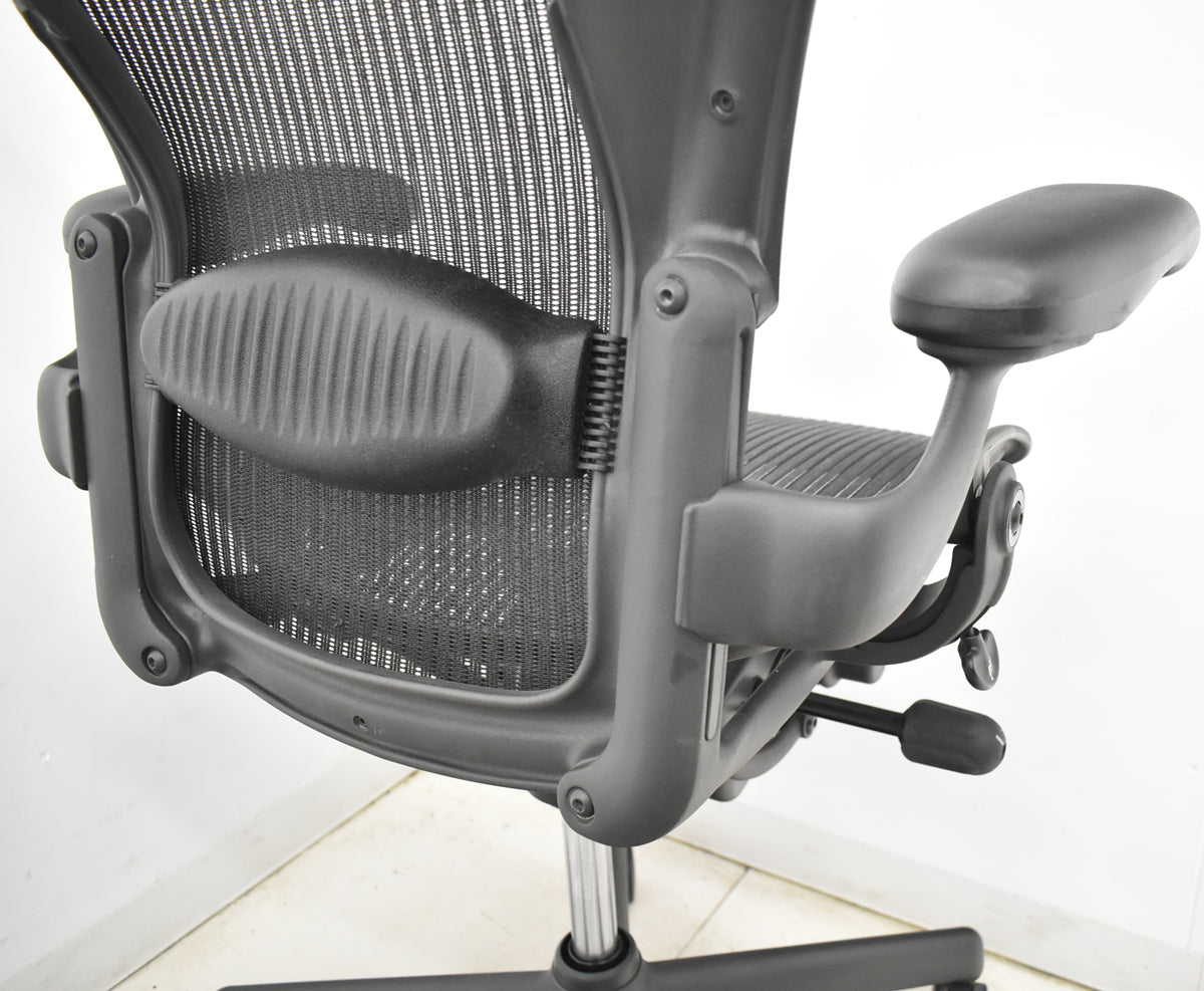 【中古】ハーマンミラー　アーロンチェア　スタンダード　Ｂサイズ　ランバーサポート　昇降ガス新品交換済　ブラック　2025122201【中古オフィス家具】