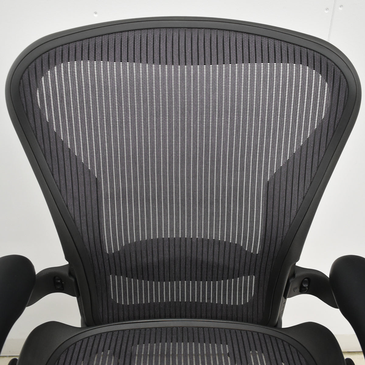 【中古】ハーマンミラー　アーロンチェア　Bサイズ　フル装備　ランバーサポート　グレー　2025122202【中古オフィス家具】