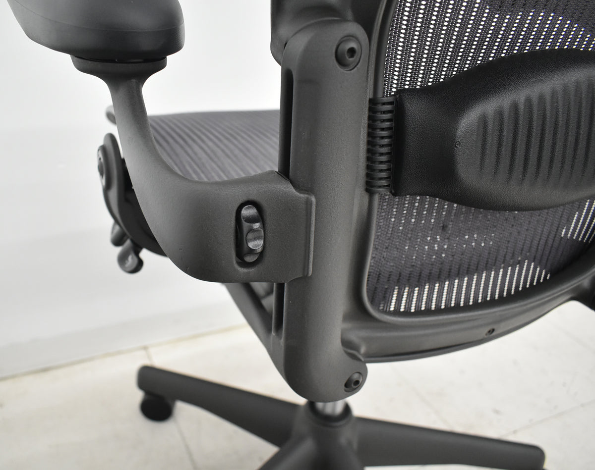 【中古】ハーマンミラー　アーロンチェア　Bサイズ　フル装備　ランバーサポート　グレー　2025122202【中古オフィス家具】