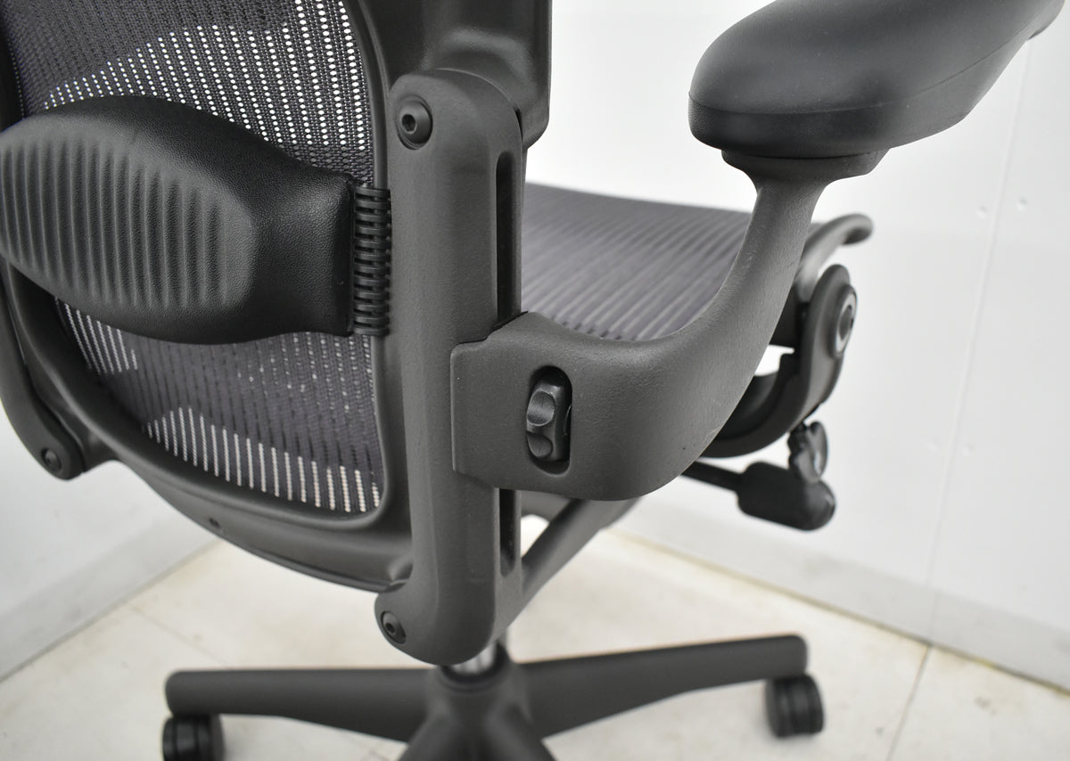 【中古】ハーマンミラー　アーロンチェア　Bサイズ　フル装備　ランバーサポート　グレー　2025122202【中古オフィス家具】