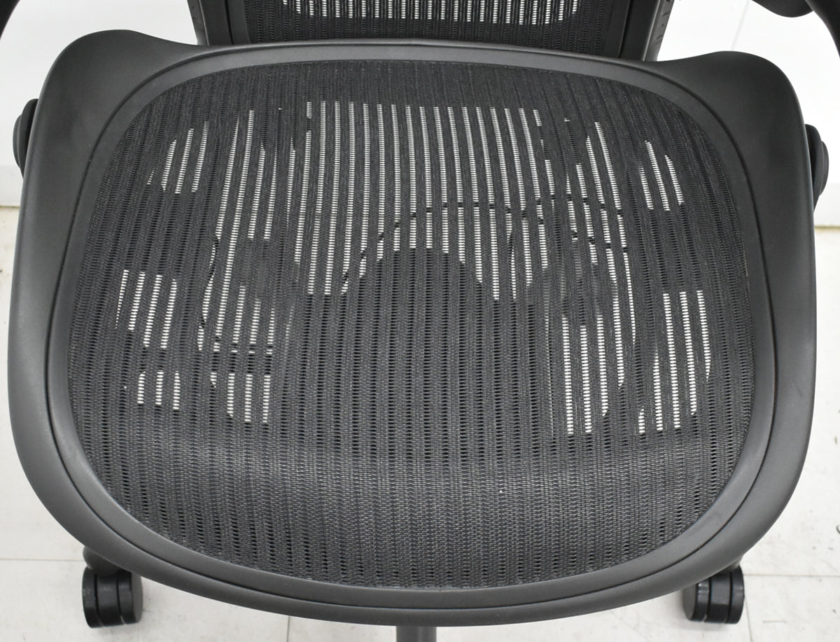 【中古】ハーマンミラー　アーロンチェア　Aサイズ　フル装備　ランバーサポート　ブラック　2025122204【中古オフィス家具】