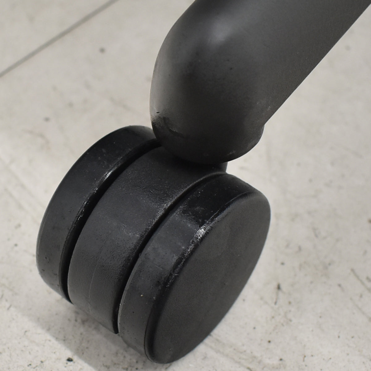 【中古】ハーマンミラー　アーロンチェア　Aサイズ　フル装備　ランバーサポート　ブラック　2025122204【中古オフィス家具】