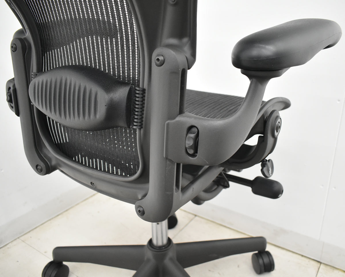【中古】ハーマンミラー　アーロンチェア　Aサイズ　フル装備　ランバーサポート　ブラック　2025122204【中古オフィス家具】