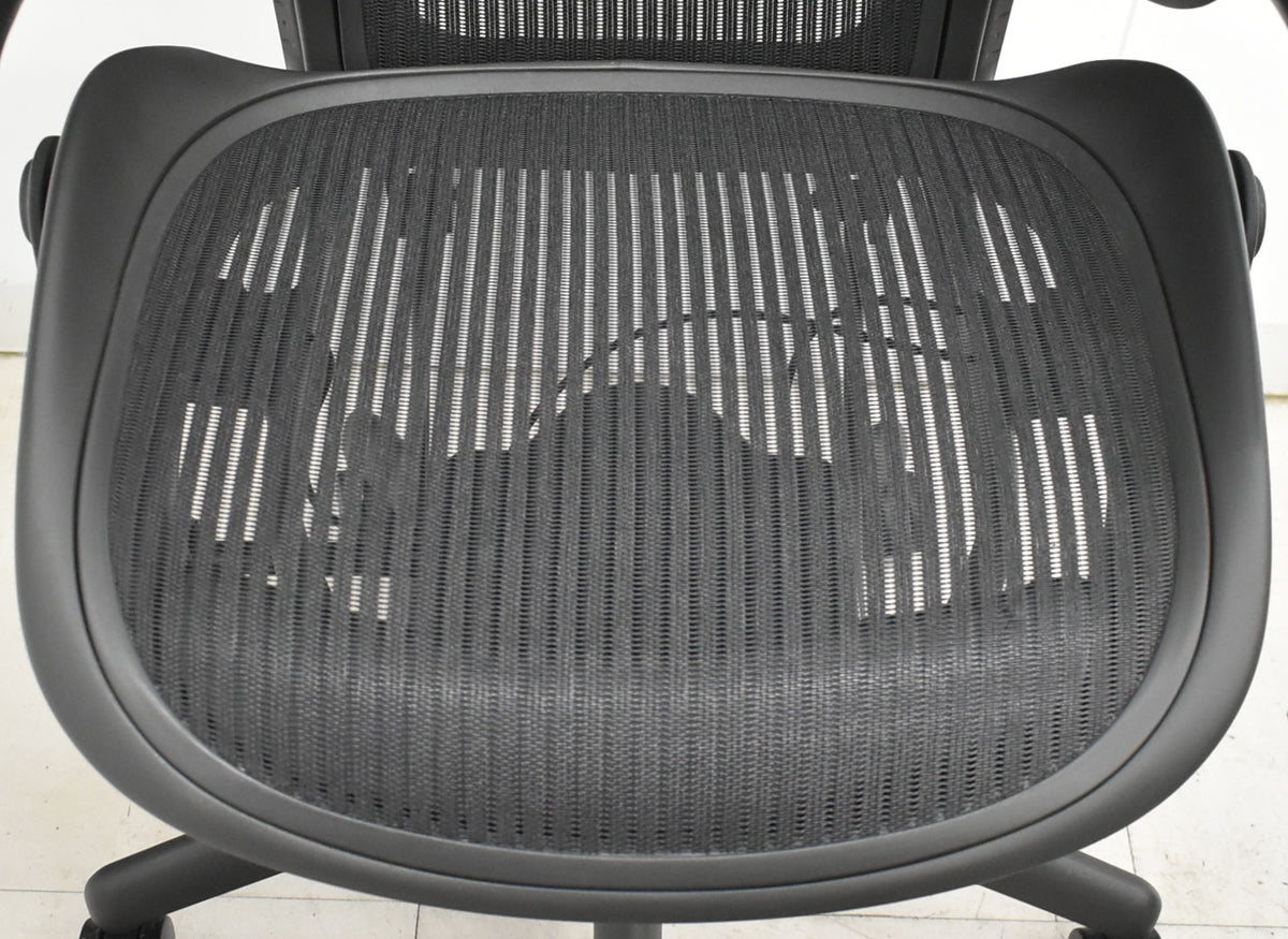 【中古】ハーマンミラー　アーロンチェア　Aサイズ　フル装備　ランバーサポート　ブラック　2025122205【中古オフィス家具】