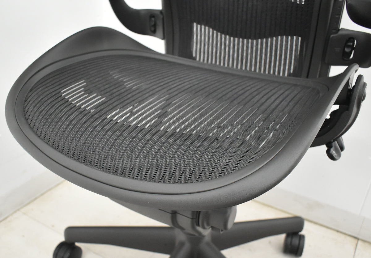 【中古】ハーマンミラー　アーロンチェア　Aサイズ　フル装備　ランバーサポート　ブラック　2025122205【中古オフィス家具】