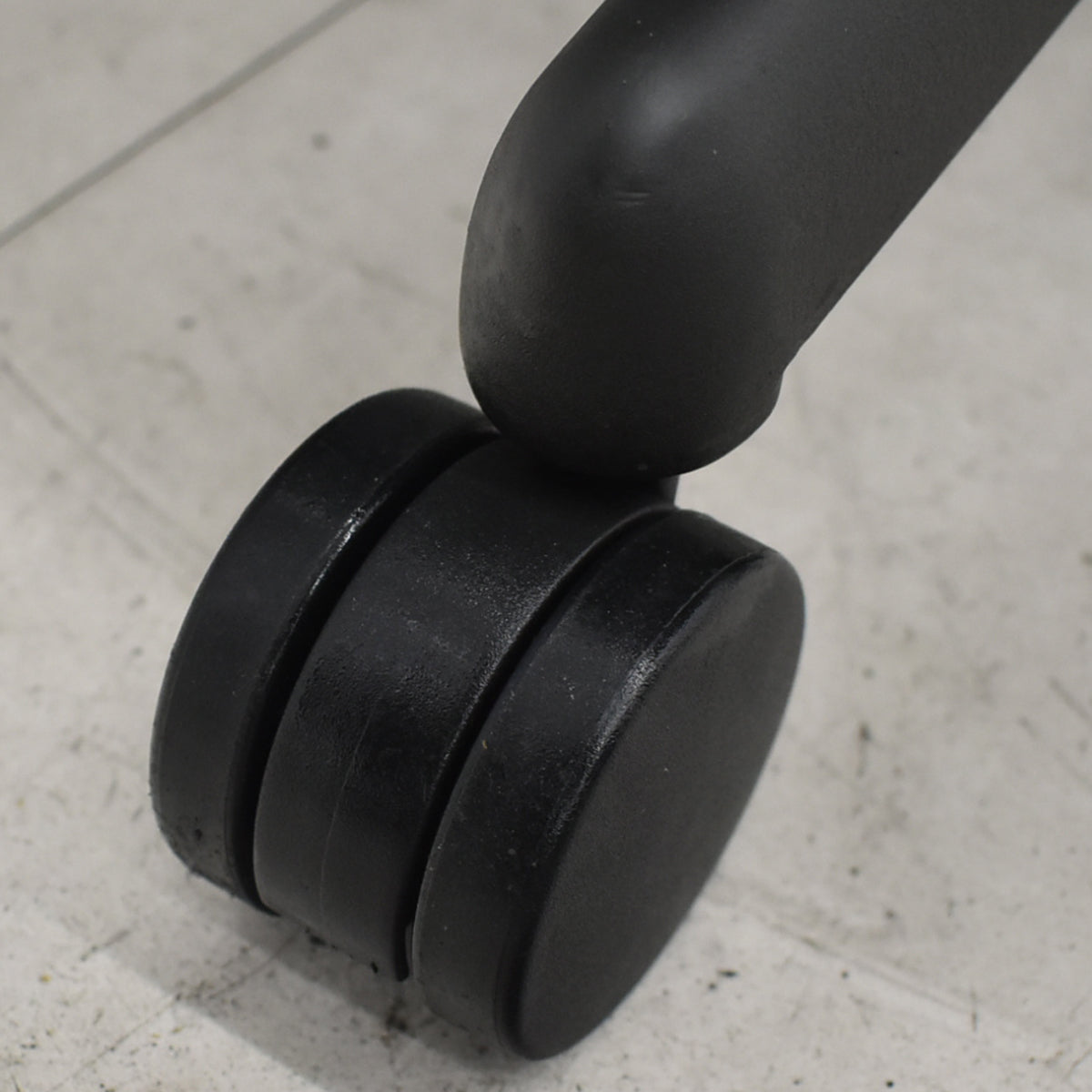 【中古】ハーマンミラー　アーロンチェア　Aサイズ　フル装備　ランバーサポート　ブラック　2025122205【中古オフィス家具】