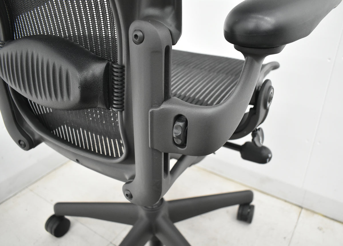 【中古】ハーマンミラー　アーロンチェア　Aサイズ　フル装備　ランバーサポート　ブラック　2025122205【中古オフィス家具】