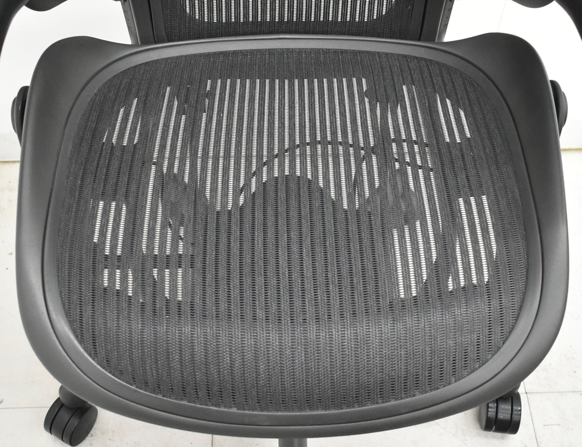 【中古】ハーマンミラー　アーロンチェア　Aサイズ　フル装備　ランバーサポート　ブラック　2025122206【中古オフィス家具】