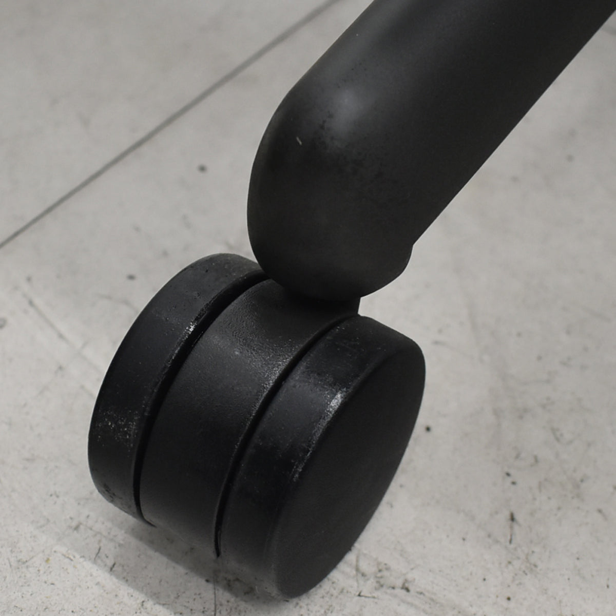 【中古】ハーマンミラー　アーロンチェア　Aサイズ　フル装備　ランバーサポート　ブラック　2025122206【中古オフィス家具】