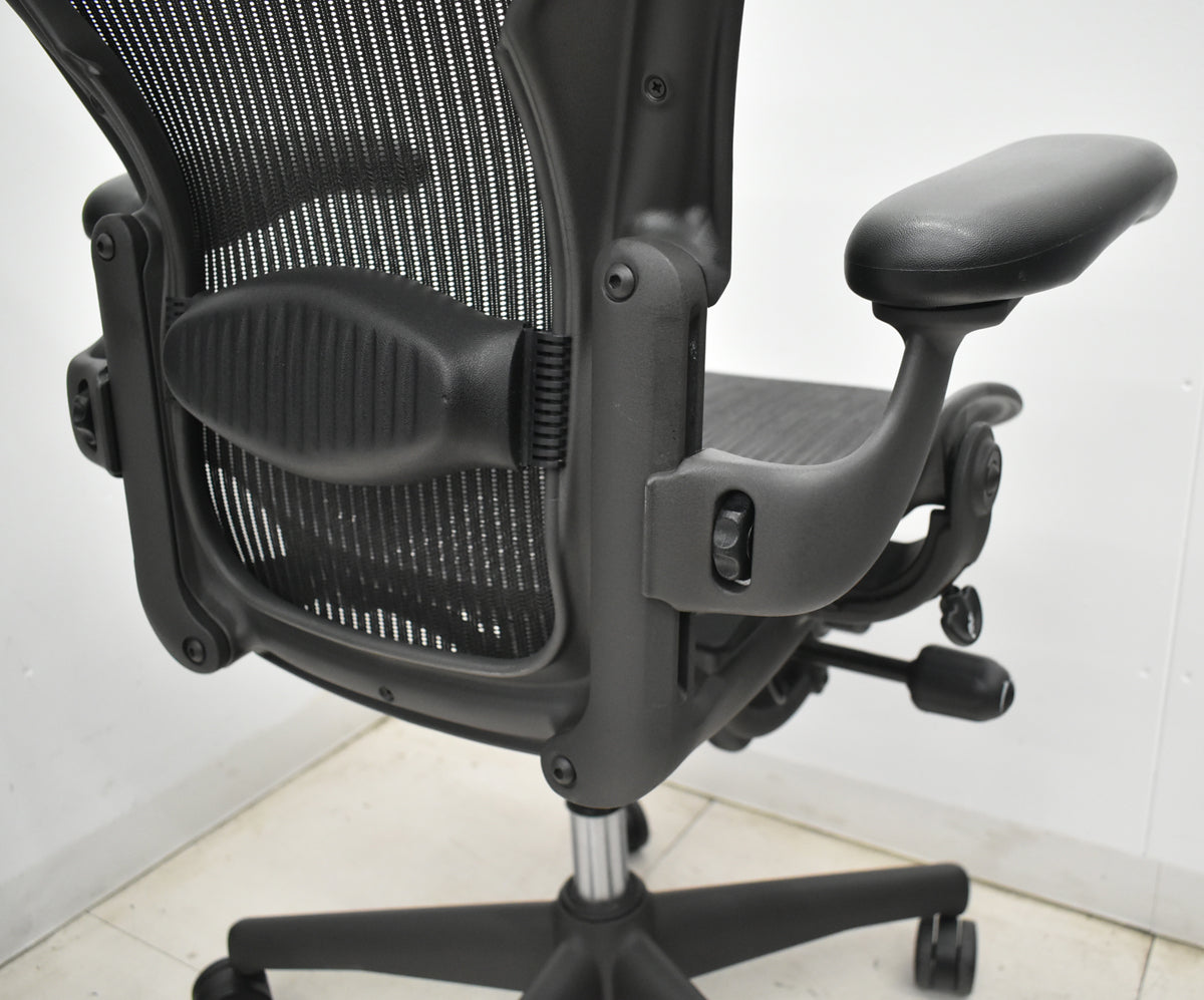 【中古】ハーマンミラー　アーロンチェア　Aサイズ　フル装備　ランバーサポート　ブラック　2025122206【中古オフィス家具】