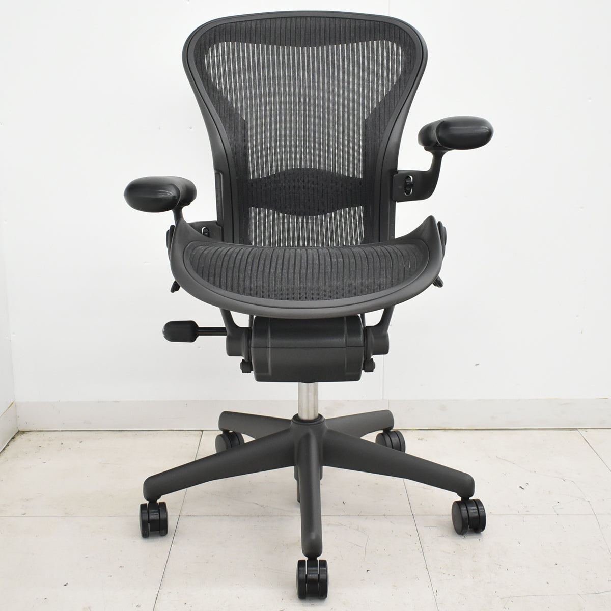 【中古】ハーマンミラー　アーロンチェア　Aサイズ　フル装備　ランバーサポート　ブラック　2025122301【中古オフィス家具】