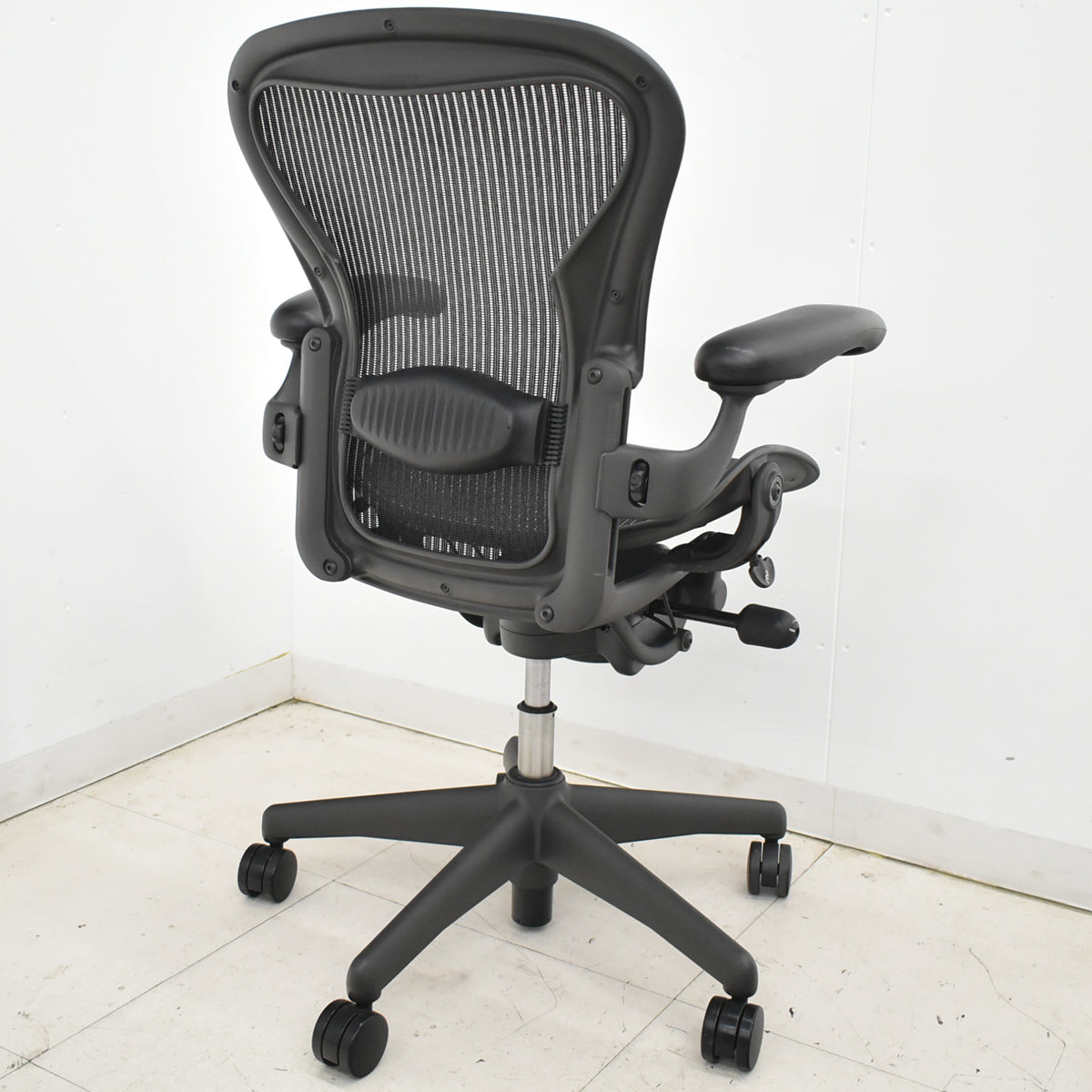 【中古】ハーマンミラー　アーロンチェア　Aサイズ　フル装備　ランバーサポート　ブラック　2025122301【中古オフィス家具】