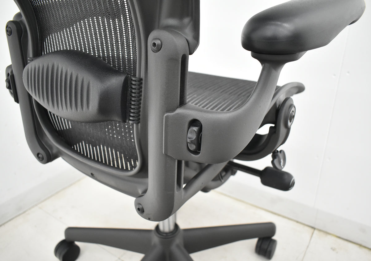 【中古】ハーマンミラー　アーロンチェア　Aサイズ　フル装備　ランバーサポート　ブラック　2025122302【中古オフィス家具】