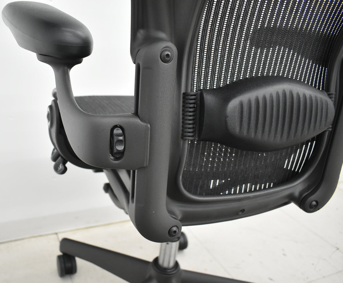 【中古】ハーマンミラー　アーロンチェア　Aサイズ　フル装備　ランバーサポート　ブラック　2025122302【中古オフィス家具】