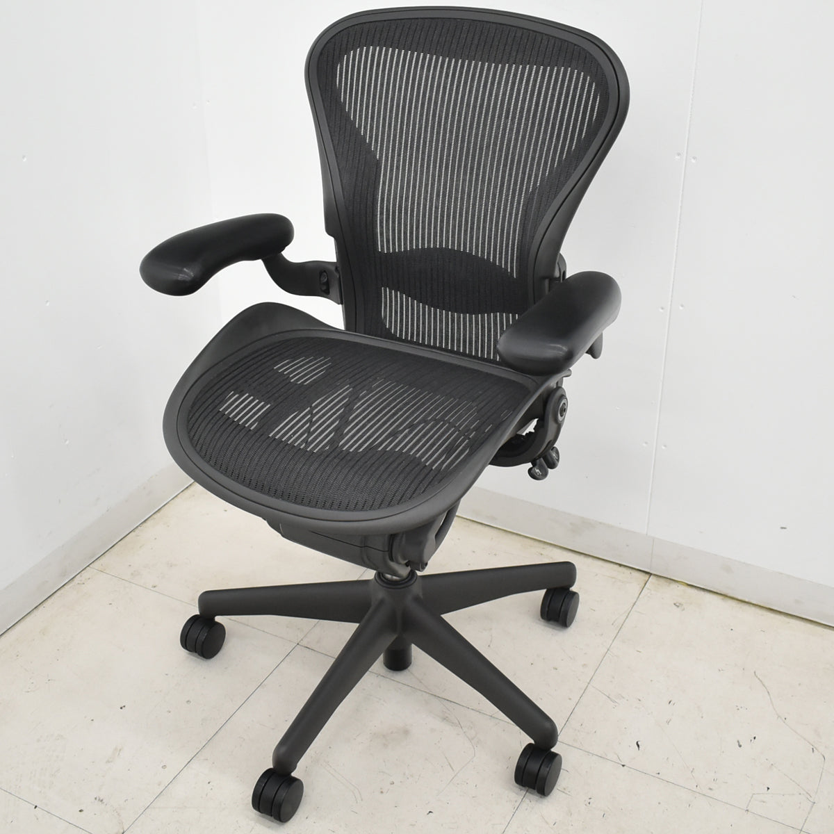 【中古】ハーマンミラー　アーロンチェア　Aサイズ　フル装備　ランバーサポート　ブラック　2025122302【中古オフィス家具】
