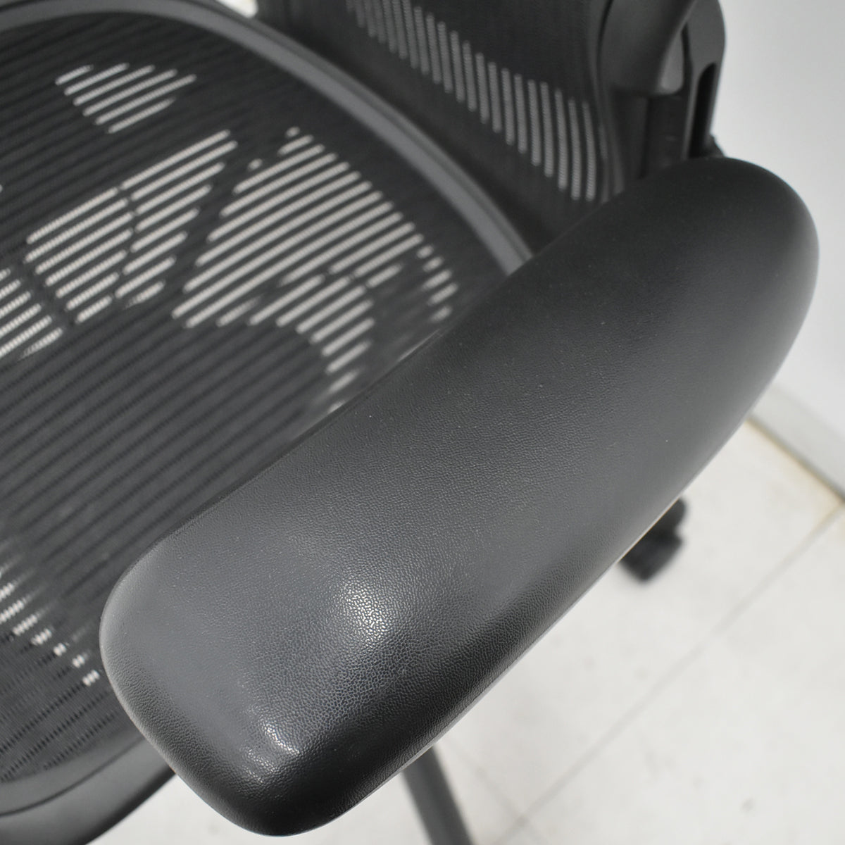 【中古】ハーマンミラー　アーロンチェア　Aサイズ　フル装備　ランバーサポート　ブラック　2025122302【中古オフィス家具】