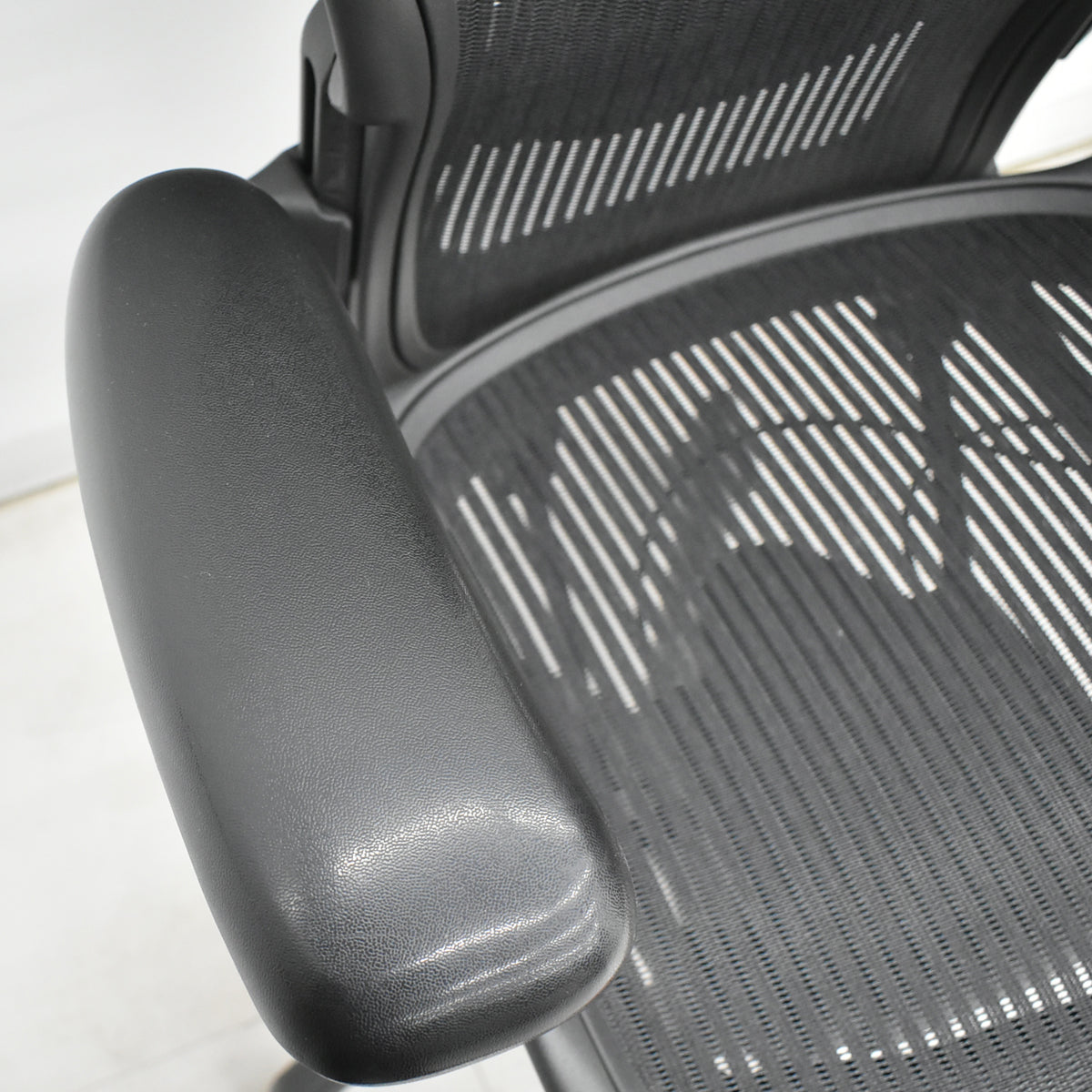 【中古】ハーマンミラー　アーロンチェア　Aサイズ　フル装備　ランバーサポート　ブラック　2025122302【中古オフィス家具】