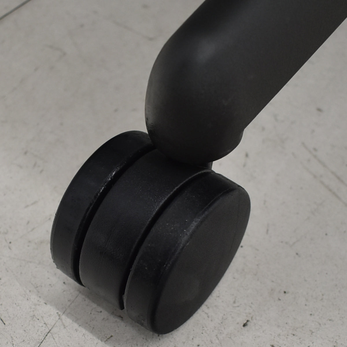 【中古】ハーマンミラー　アーロンチェア　Aサイズ　フル装備　ランバーサポート　ブラック　2025122302【中古オフィス家具】