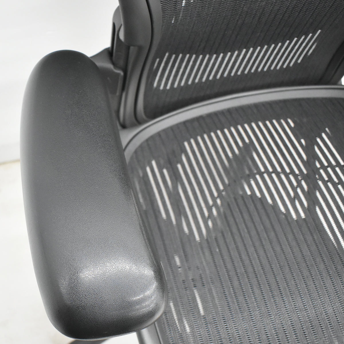 【中古】ハーマンミラー　アーロンチェア　Aサイズ　フル装備　ランバーサポート　ブラック　2025122303【中古オフィス家具】