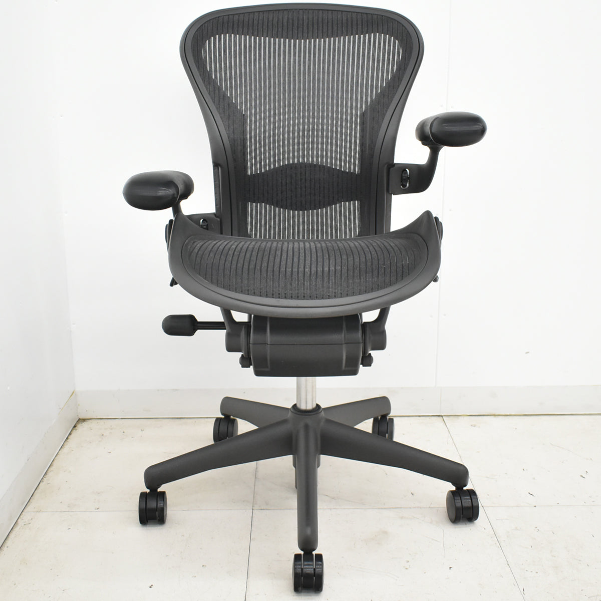 【中古】ハーマンミラー　アーロンチェア　Aサイズ　フル装備　ランバーサポート　ブラック　2025122303【中古オフィス家具】