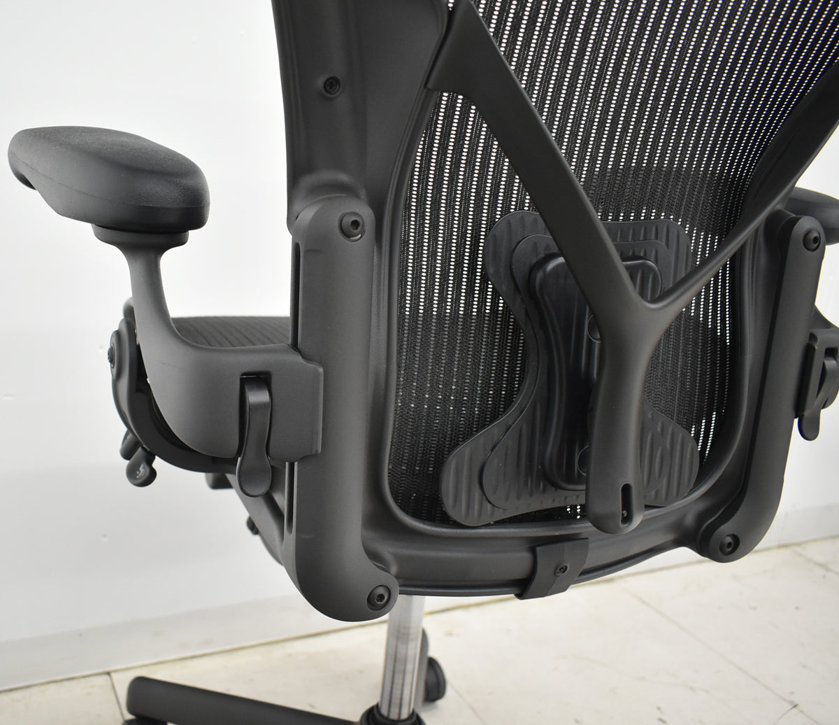 【中古】ハーマンミラー アーロンチェア　Bサイズ　フル装備　ポスチャーフィット　肘レバータイプ（肘パット新型タイプ）昇降ガス新品交換済　ブラック　2025122304【中古オフィス家具】