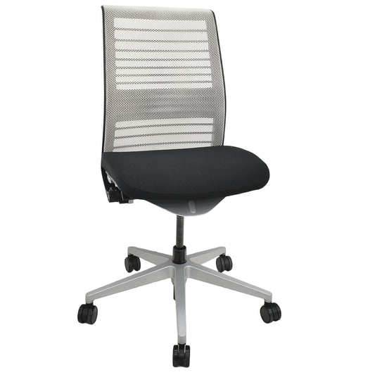 【中古】スチールケース　シンク２　肘なし　シルバー脚　ランバーサポート（固定タイプ）アイボリー×ブラック　2025122305【中古オフィス家具】