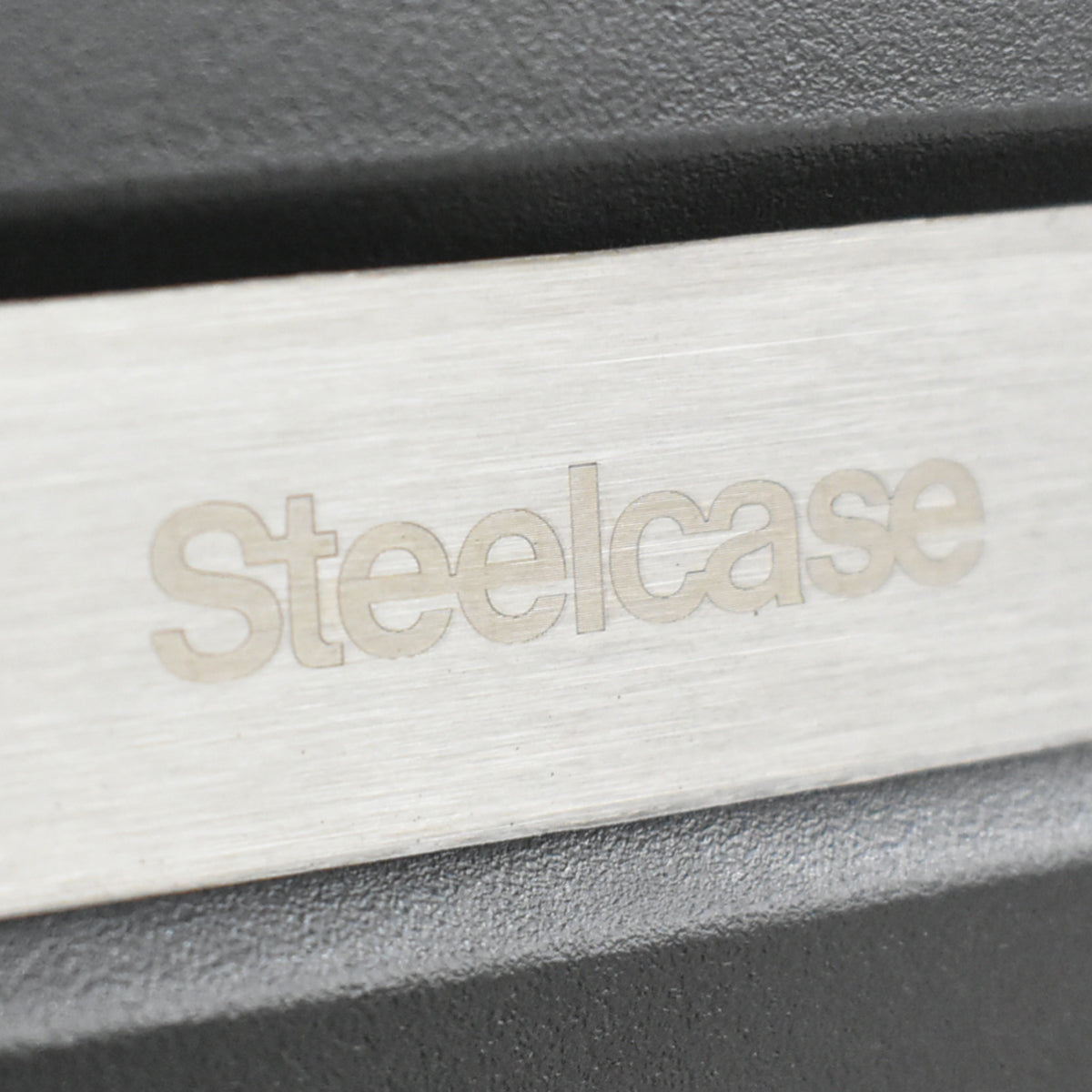 【中古】スチールケース　シンク２　肘なし　ランバーサポート（可動式）ネイビー×ブラック　2025122401【中古オフィス家具】