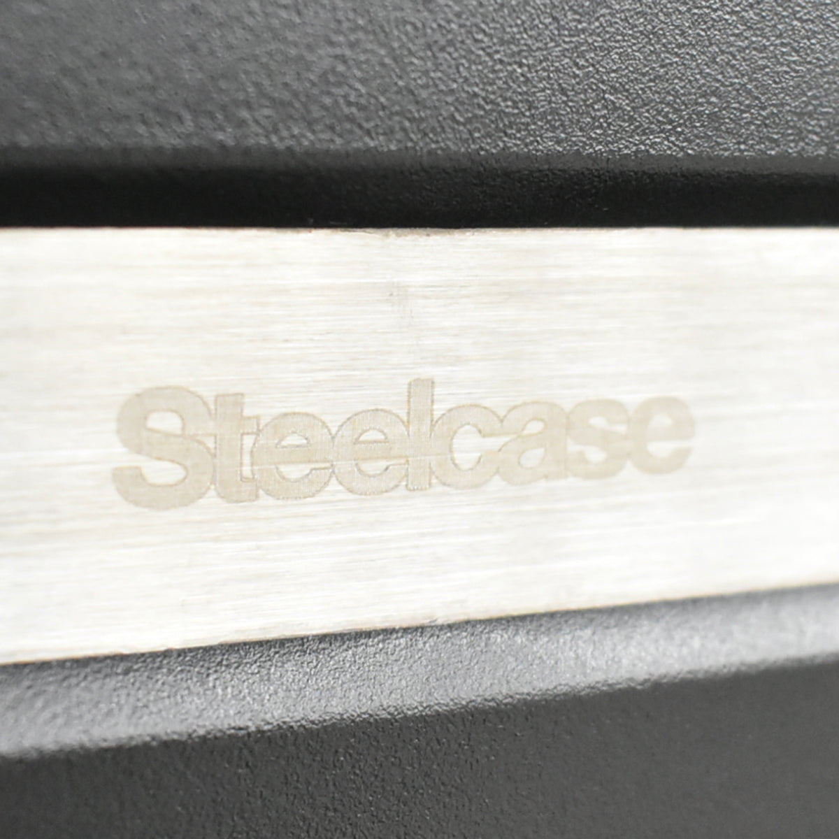 【中古】スチールケース　シンク２　固定肘　ランバーサポート（固定式）ブラック　2025122402【中古オフィス家具】