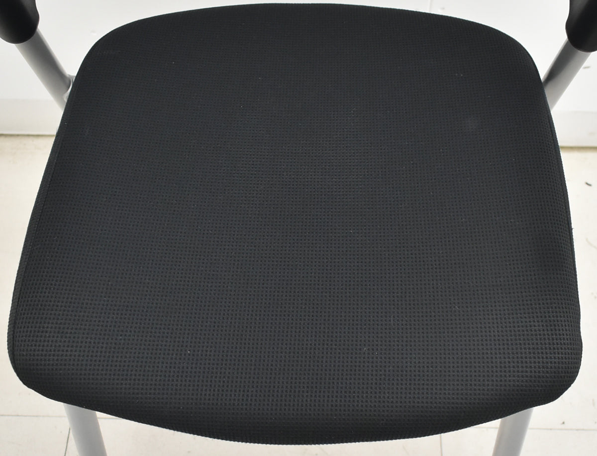 【中古】 コクヨ　プロッティ　ミーティングチェア　キャスター付　ブラック　幅550　2025122403【中古オフィス家具】