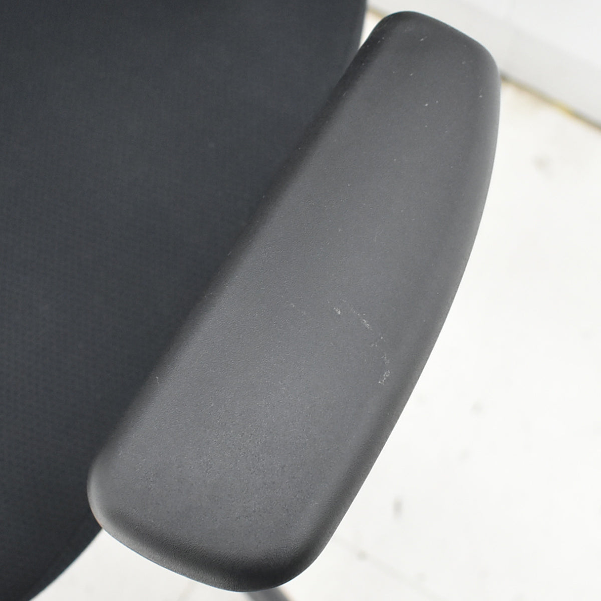 【中古】コクヨ　イング　固定肘　バーチカルタイプ　ブラック　2025122404【中古オフィス家具】