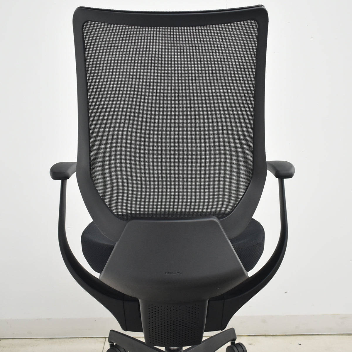 【中古】コクヨ　イング　固定肘　バーチカルタイプ　ブラック　2025122404【中古オフィス家具】