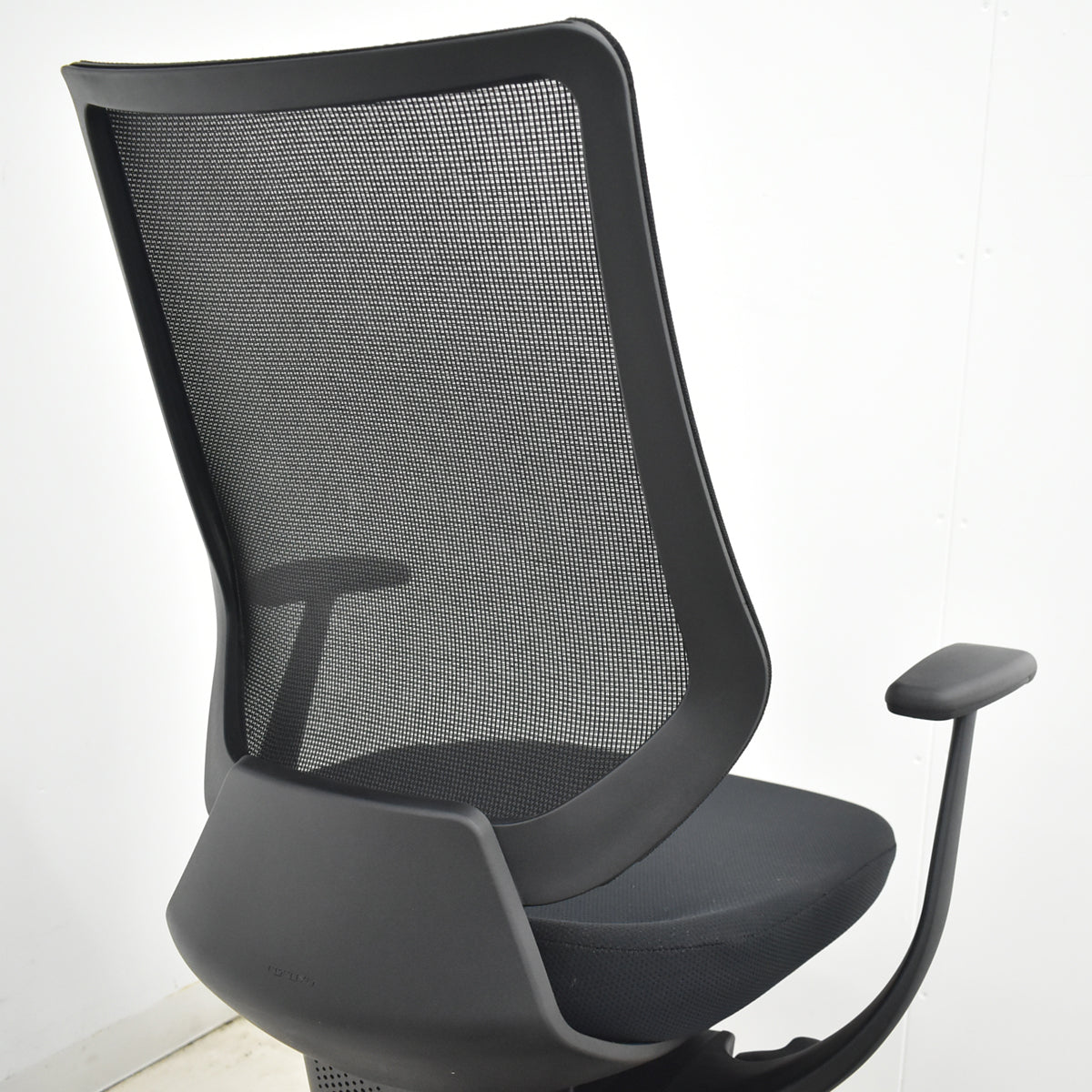 【中古】コクヨ　イング　固定肘　バーチカルタイプ　ブラック　2025122404【中古オフィス家具】