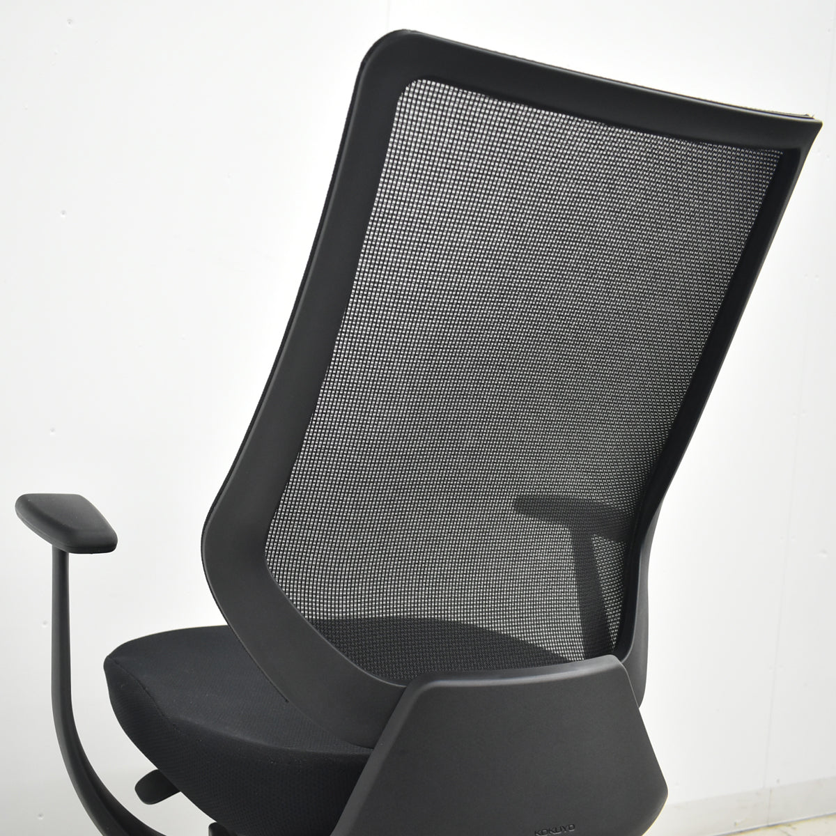 【中古】コクヨ　イング　固定肘　バーチカルタイプ　ブラック　2025122404【中古オフィス家具】