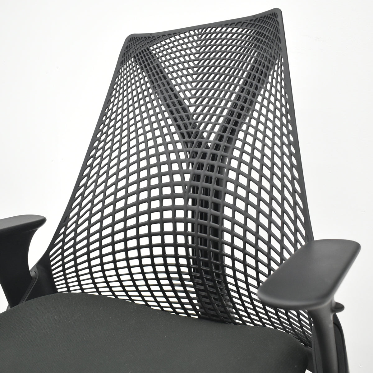 【中古】ハーマンミラー　セイルチェア　可動肘　前傾機能　2019年製　オリーブ　2025122501【中古オフィス家具】