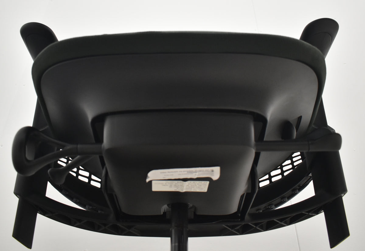 【中古】ハーマンミラー　セイルチェア　可動肘　前傾機能　2019年製　オリーブ　2025122501【中古オフィス家具】