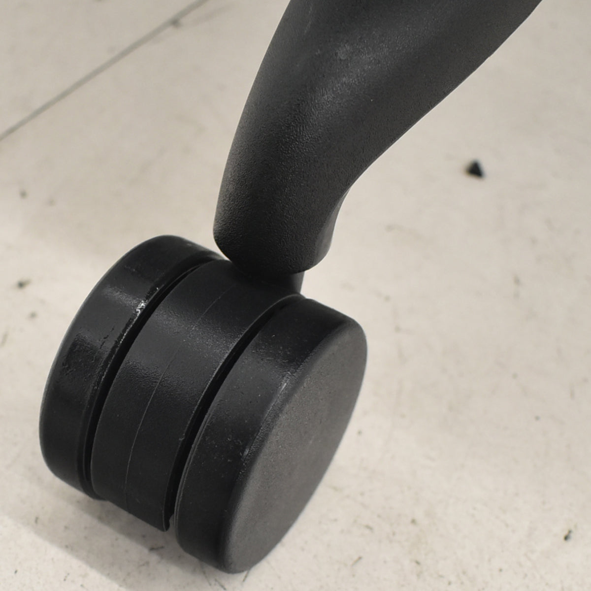 【中古】ハーマンミラー　セイルチェア　可動肘　前傾機能　2019年製　オリーブ　2025122501【中古オフィス家具】