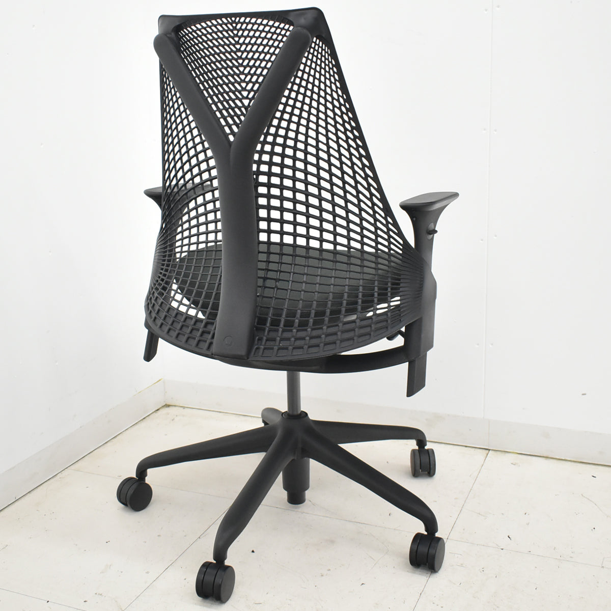 【中古】ハーマンミラー　セイルチェア　可動肘　前傾機能　2019年製　オリーブ　2025122501【中古オフィス家具】