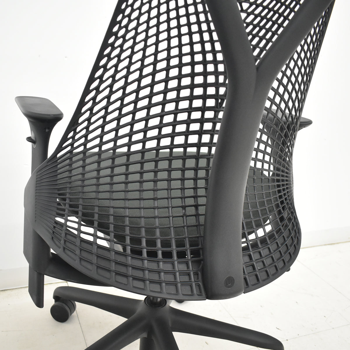 【中古】ハーマンミラー　セイルチェア　可動肘　前傾機能　2019年製　オリーブ　2025122501【中古オフィス家具】