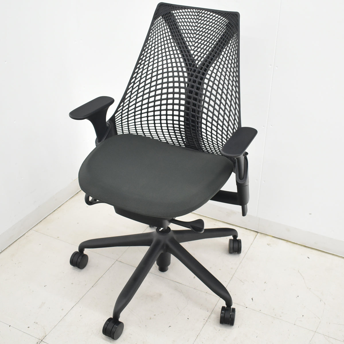 【中古】ハーマンミラー　セイルチェア　可動肘　前傾機能　2018年製　オリーブ　2025122502【中古オフィス家具】