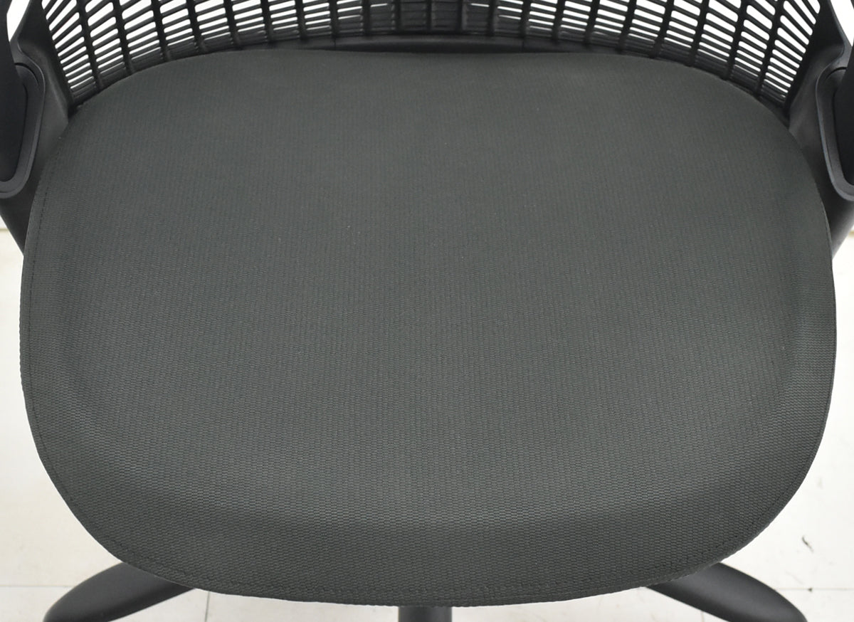 【中古】ハーマンミラー　セイルチェア　可動肘　前傾機能　2018年製　オリーブ　2025122502【中古オフィス家具】