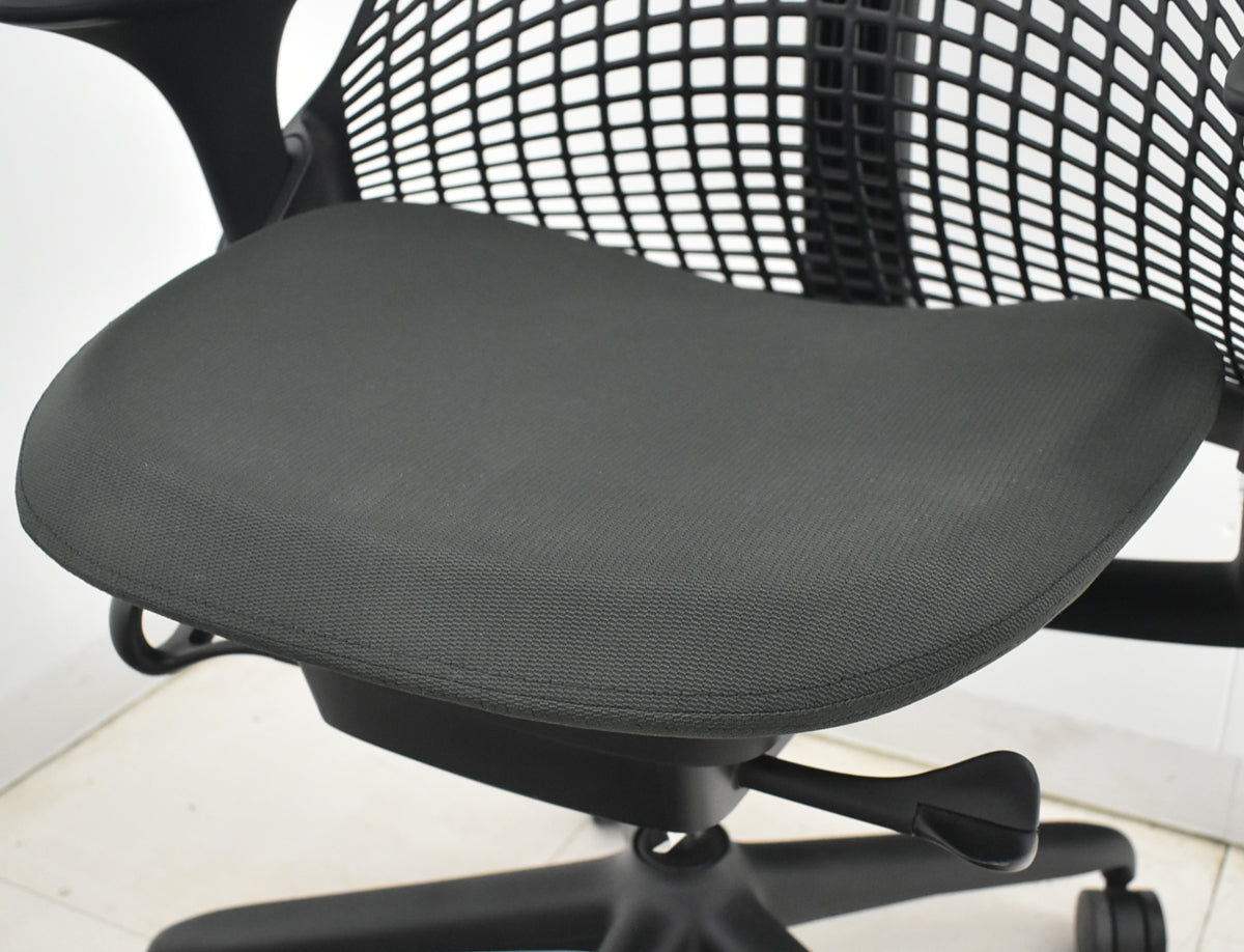【中古】ハーマンミラー　セイルチェア　可動肘　前傾機能　2018年製　オリーブ　2025122502【中古オフィス家具】