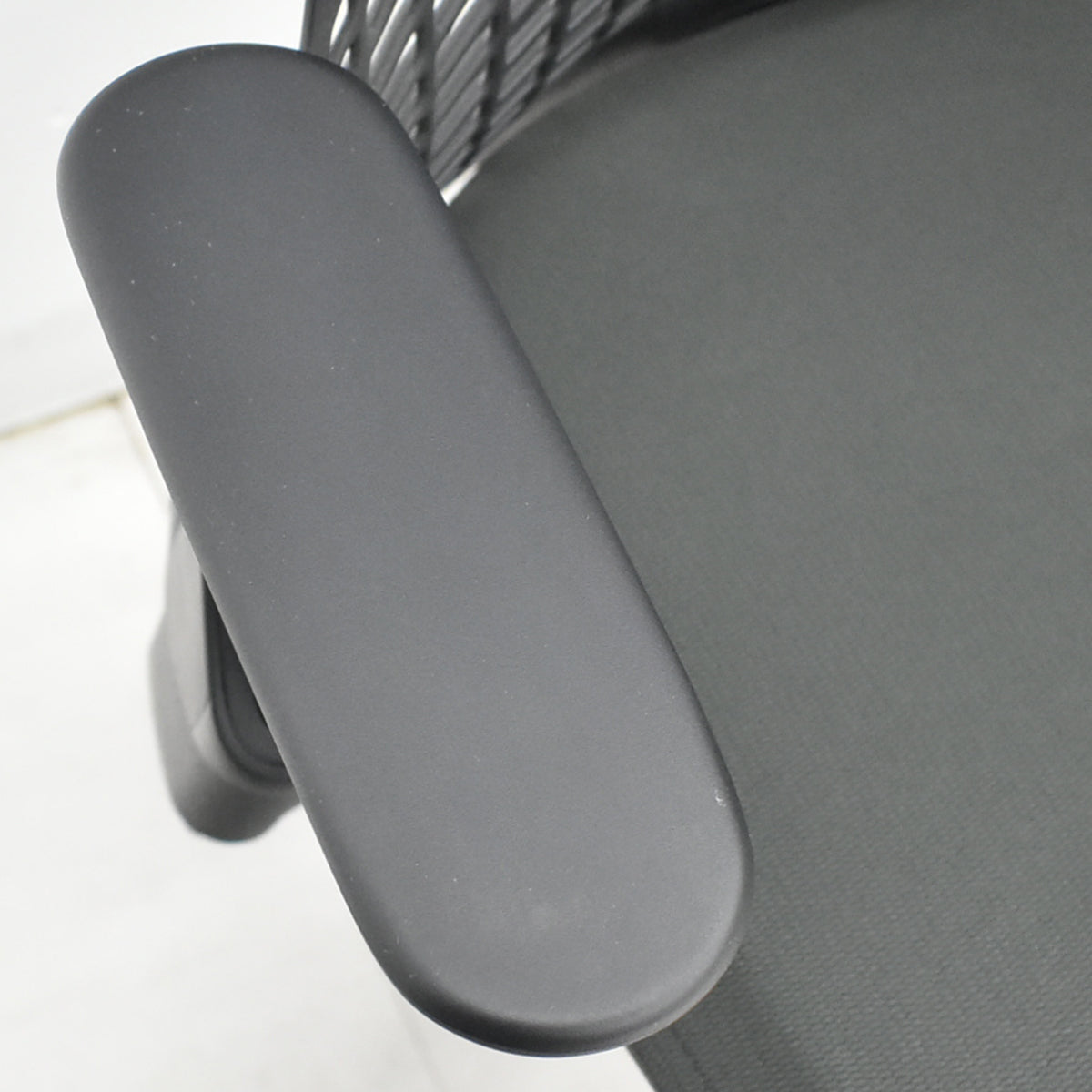 【中古】ハーマンミラー　セイルチェア　可動肘　前傾機能　2018年製　オリーブ　2025122502【中古オフィス家具】