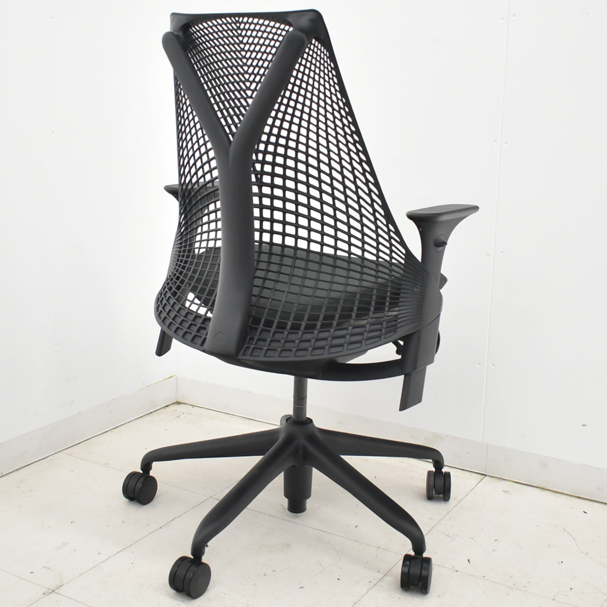 【中古】ハーマンミラー　セイルチェア　可動肘　前傾機能　2018年製　オリーブ　2025122502【中古オフィス家具】