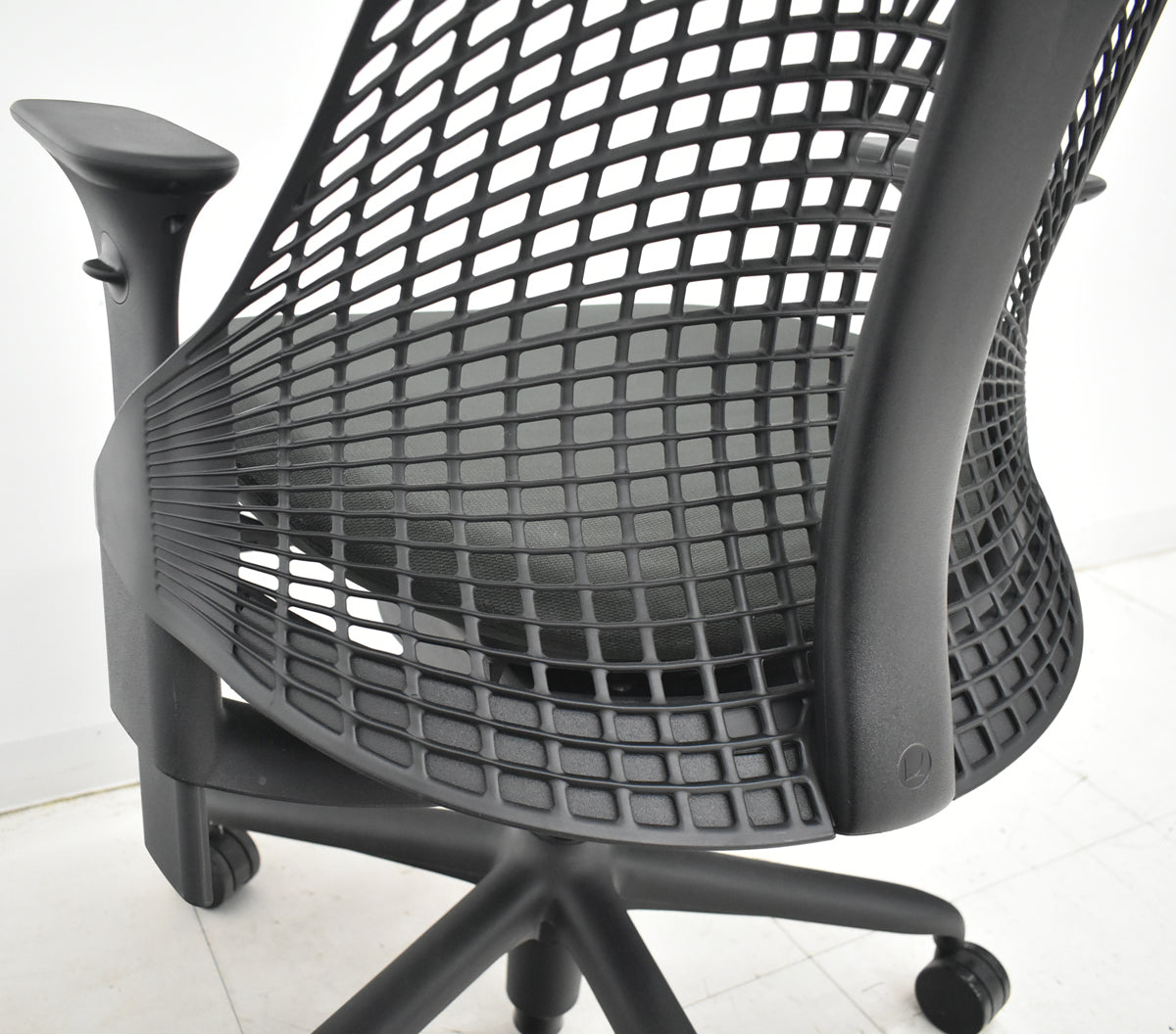 【中古】ハーマンミラー　セイルチェア　可動肘　前傾機能　2018年製　オリーブ　2025122502【中古オフィス家具】