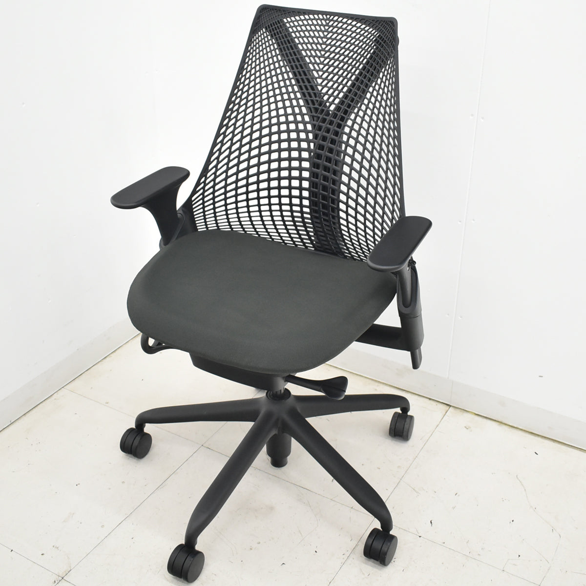 【中古】ハーマンミラー　セイルチェア　可動肘　前傾機能　2017年製　オリーブ　2025122503【中古オフィス家具】