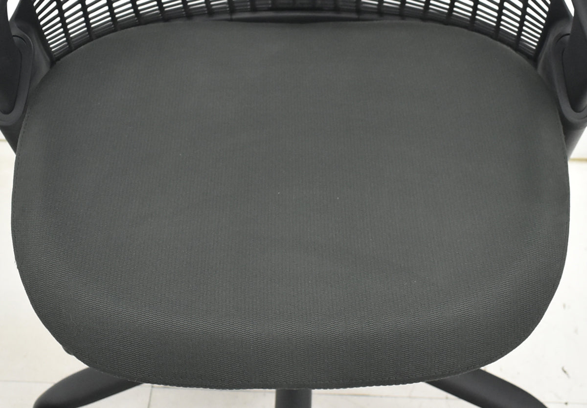【中古】ハーマンミラー　セイルチェア　可動肘　前傾機能　2017年製　オリーブ　2025122503【中古オフィス家具】