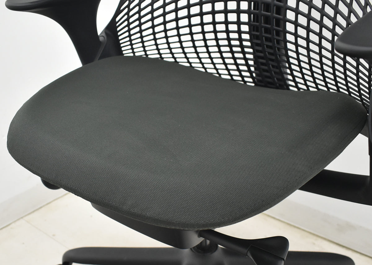 【中古】ハーマンミラー　セイルチェア　可動肘　前傾機能　2017年製　オリーブ　2025122503【中古オフィス家具】