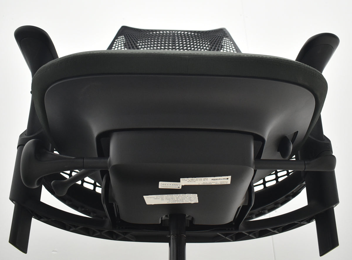 【中古】ハーマンミラー　セイルチェア　可動肘　前傾機能　2017年製　オリーブ　2025122503【中古オフィス家具】